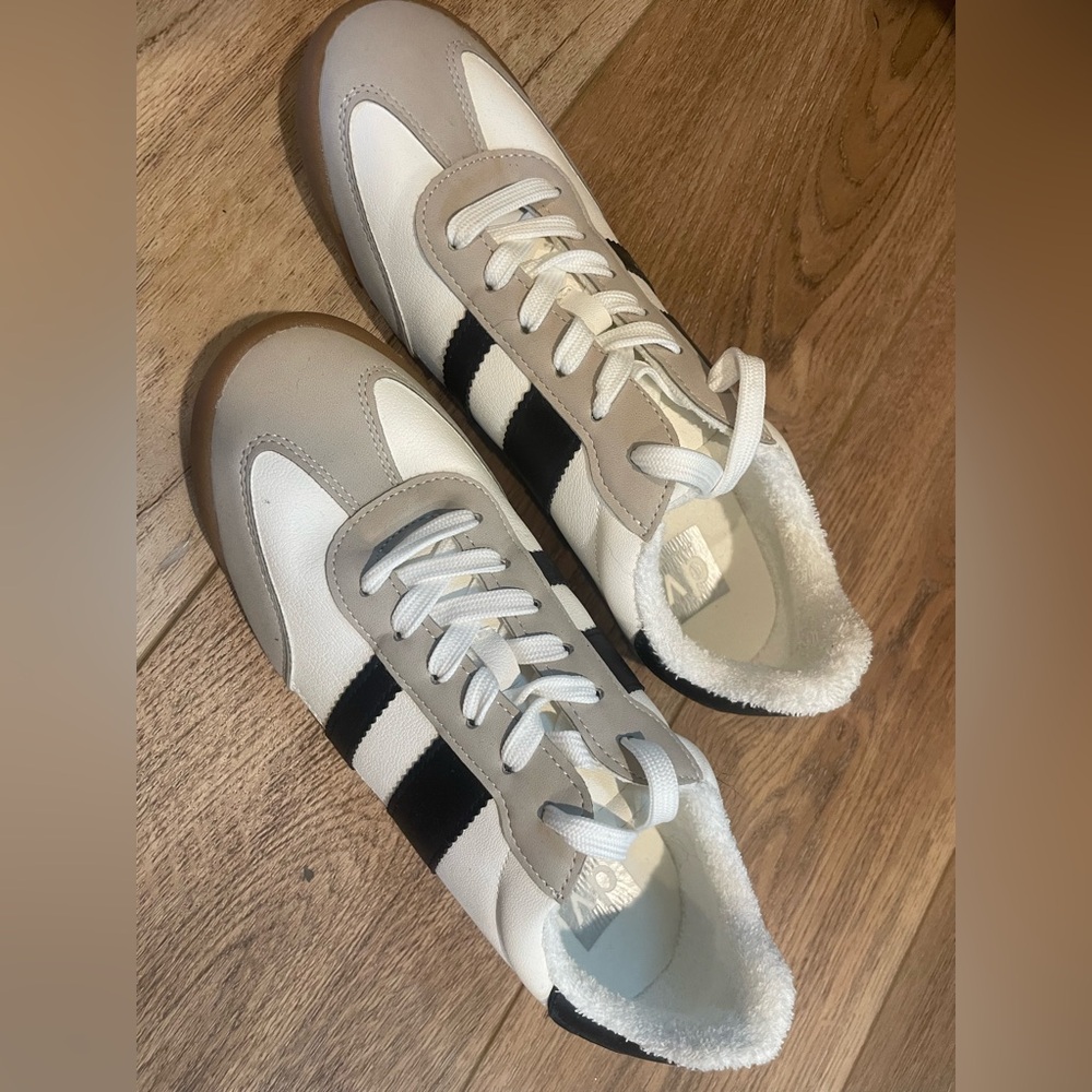 Women's White and Black Sneakers